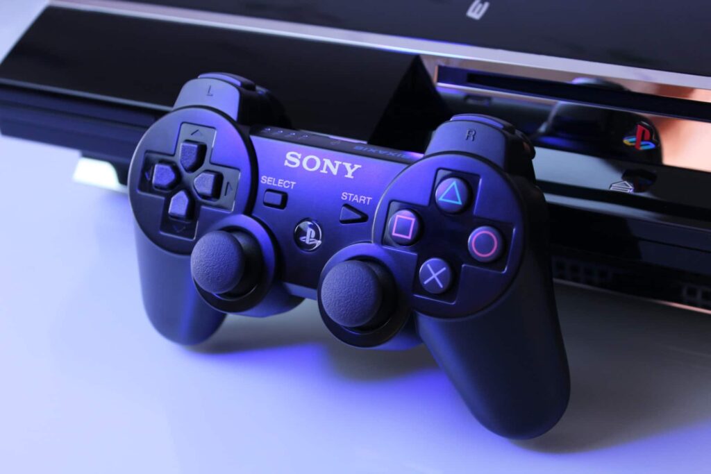 PS3本体の初期型とデュアルショック3